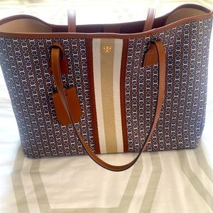 Tory Burch bag with organizing insert *New without tags*